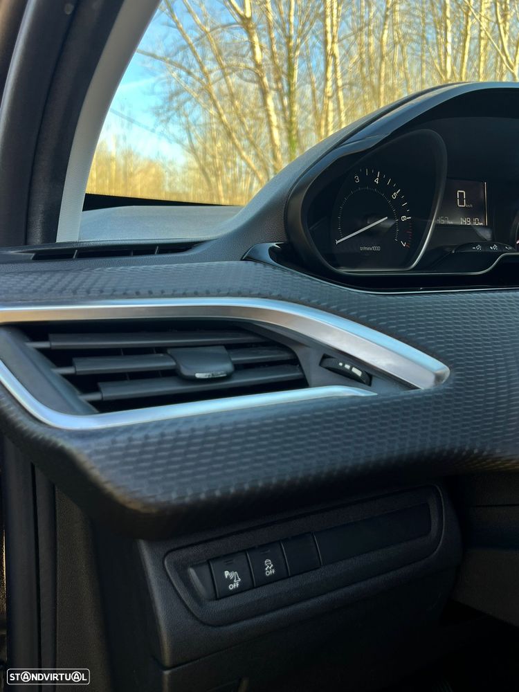 Peugeot 208 1.2 PureTech Active - 17