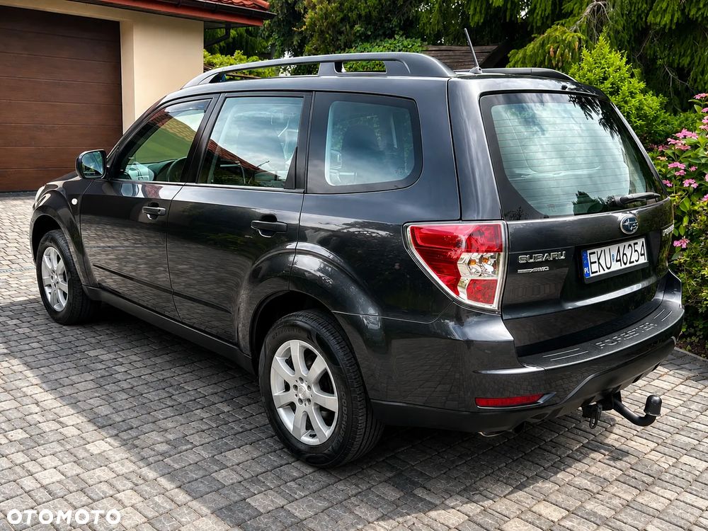 Subaru Forester 2.0X Exclusive - 4
