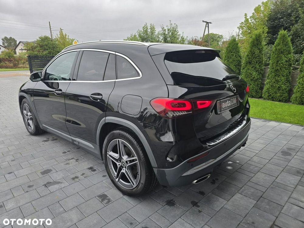 Mercedes-Benz GLA - 9