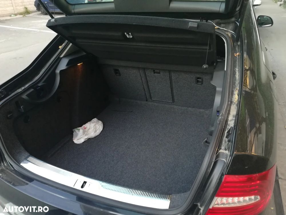 Skoda Superb 2.0 TDI Elegance - 8