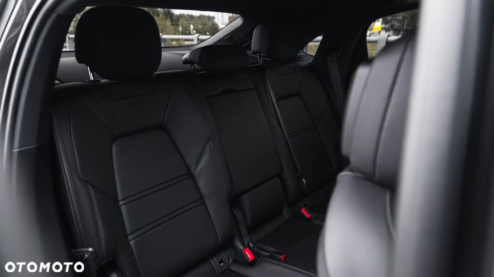 Porsche Cayenne - 39