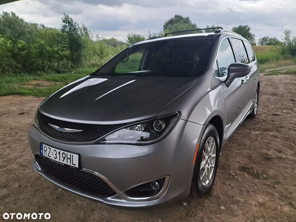Chrysler Pacifica - 3