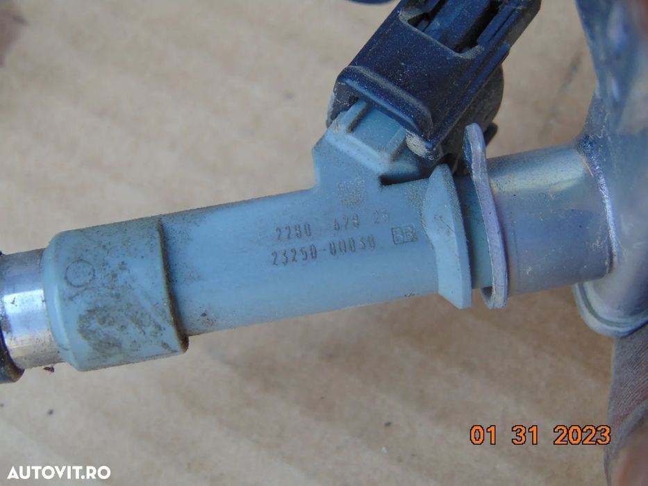 Rampa injectoare toyota Yaris 1.0 euro 6 dezmembrez yaris 3 1.0 euro 5 - 3