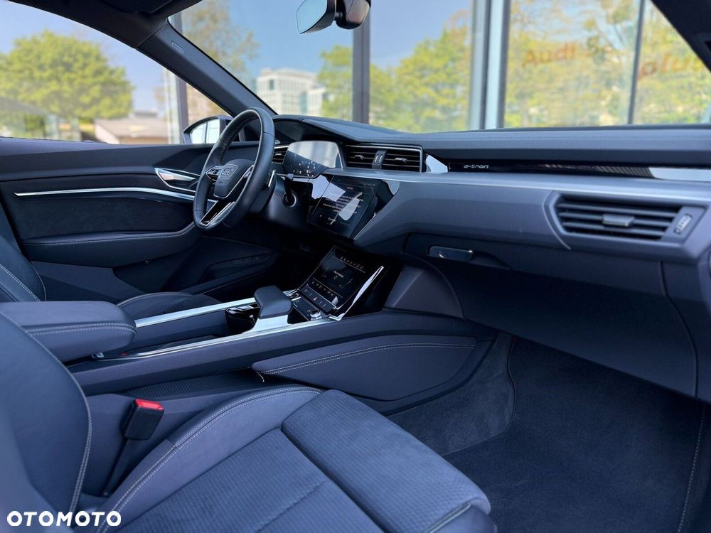 Audi e-tron Sportback - 13