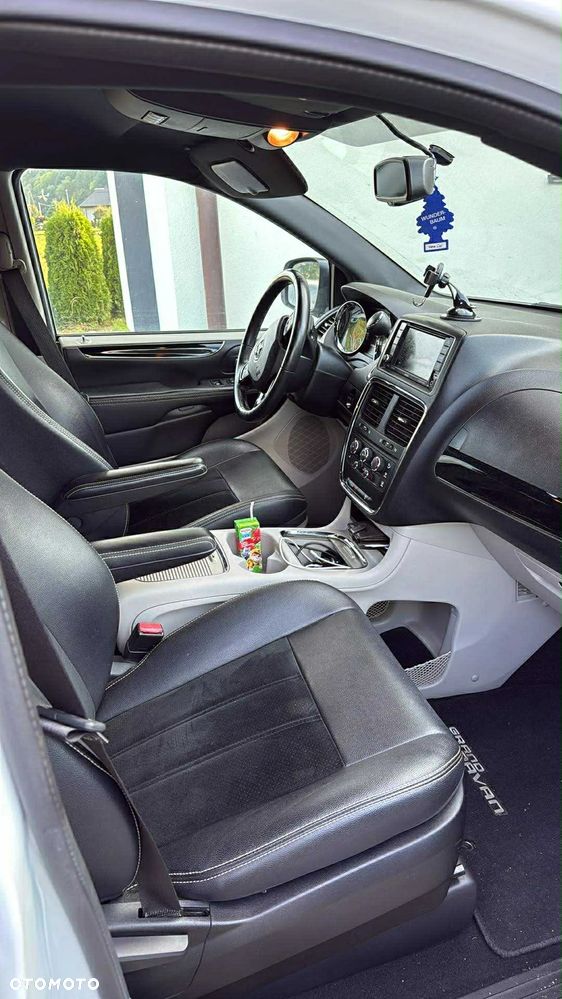 Dodge Grand Caravan - 22