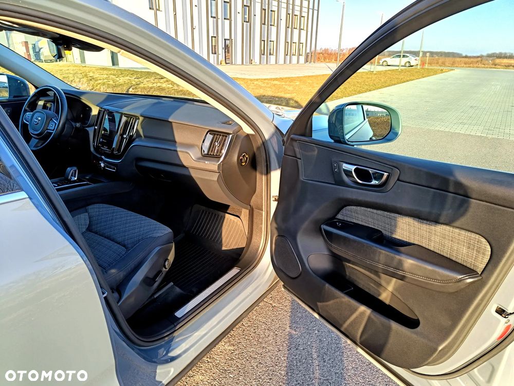 Volvo XC 60 B4 D AWD Core - 18