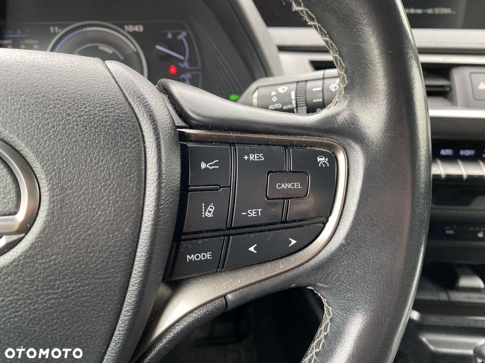 Lexus UX - 24