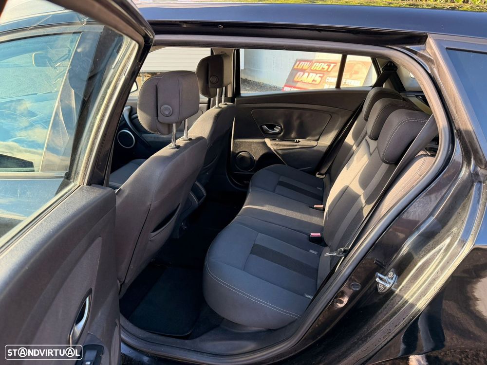 Renault Mégane Sport Tourer 1.5 dCi Comfort SS - 16