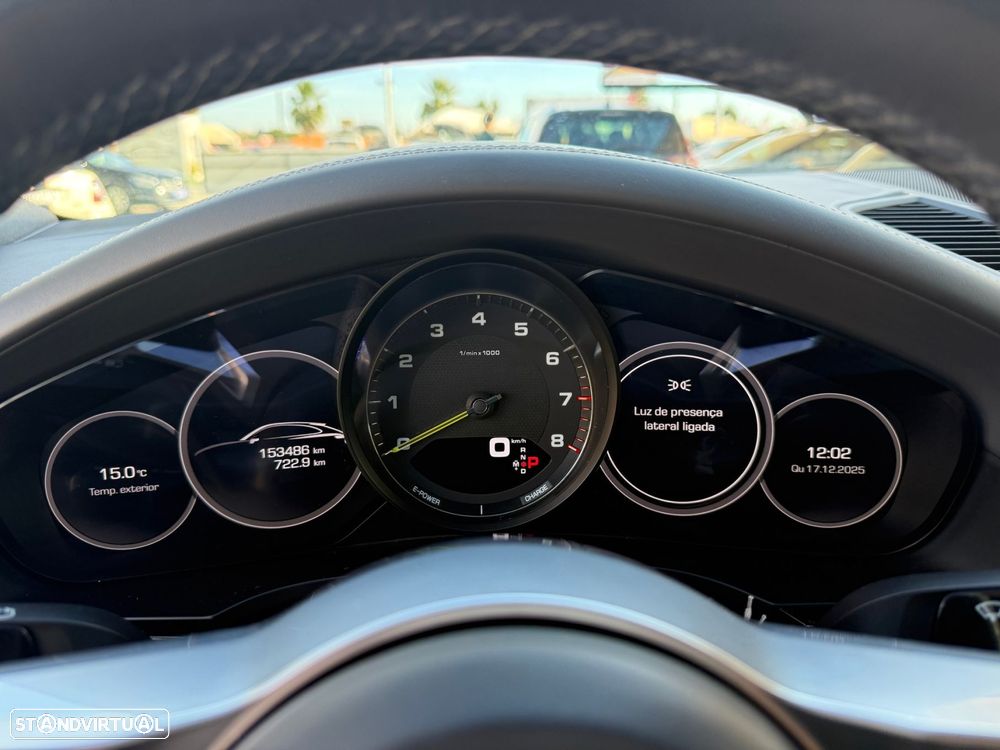 Porsche Cayenne Coupé E-Hybrid Platinum Edition - 22