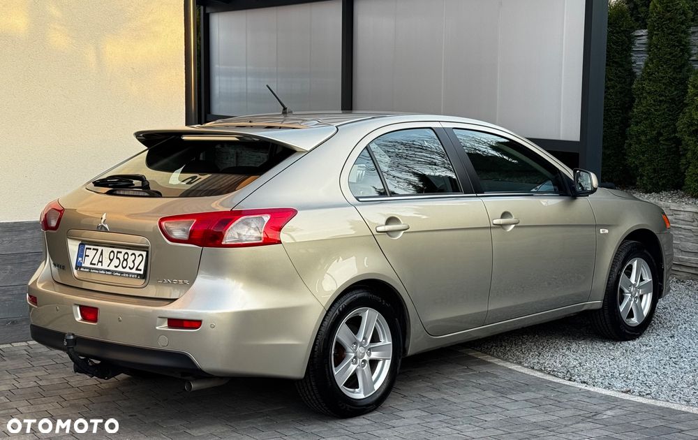 Mitsubishi Lancer - 9