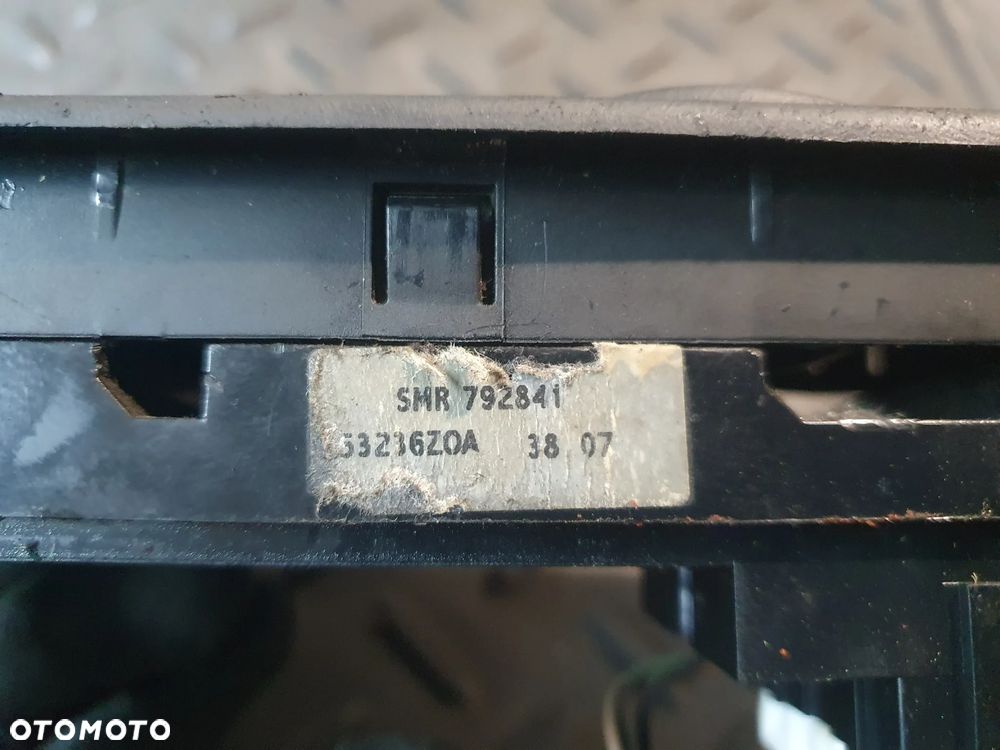 LEWY PANEL SZYB PRZEŁĄCZNIK SZYB MITSUBISHI CARISMA LIFT 1999-2004 EUROPA - 3