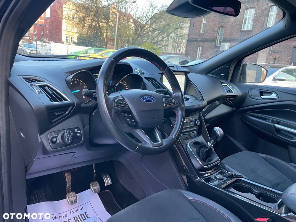 Ford Kuga 1.5 EcoBoost 2x4 ST-Line - 14