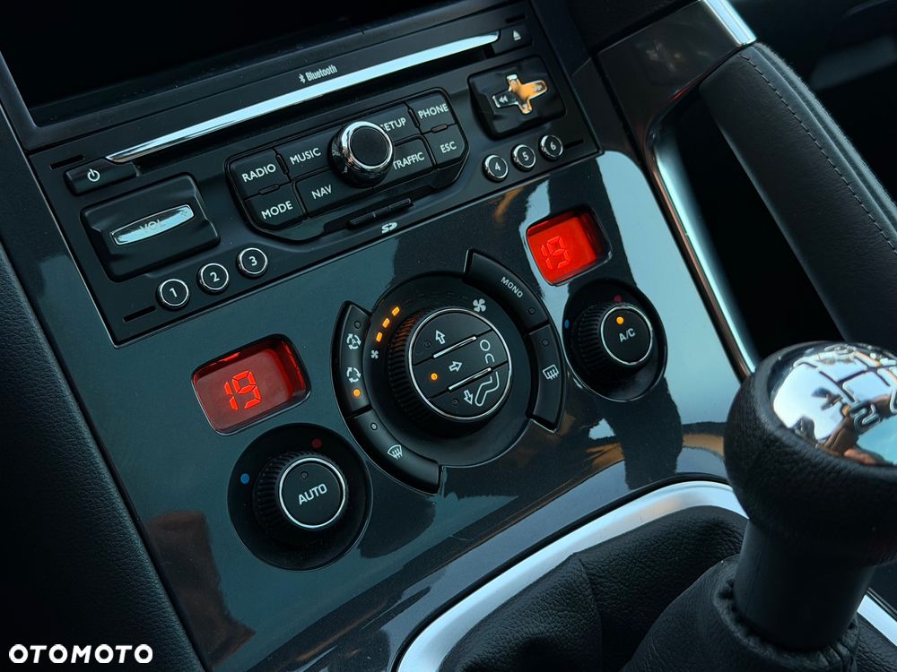 Peugeot 3008 120 VTi Style - 34