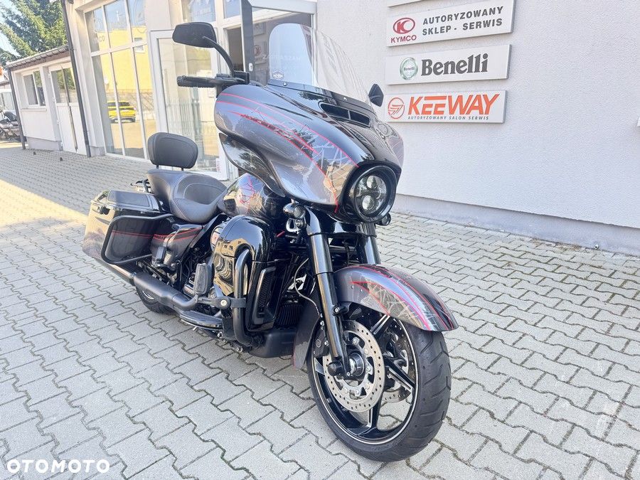 Harley-Davidson CVO Street Glide - 2