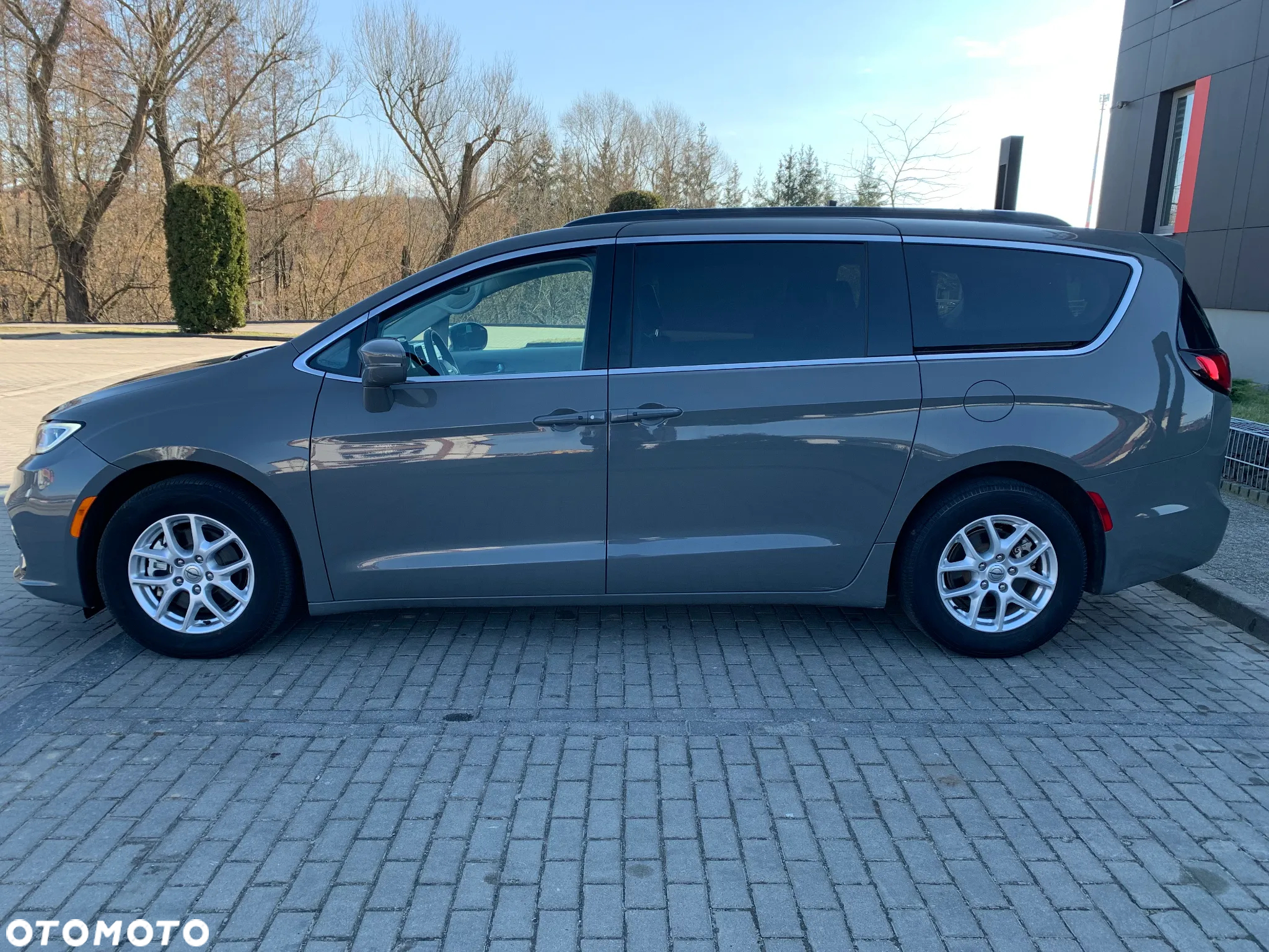 Chrysler Pacifica - 3