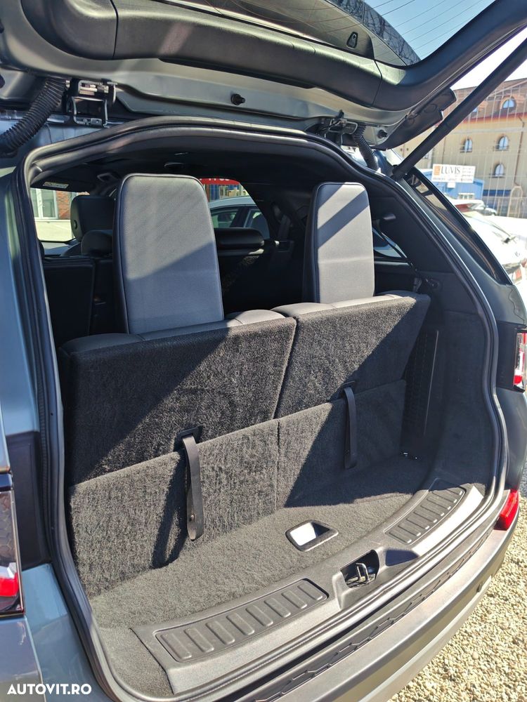 Land Rover Discovery Sport - 12