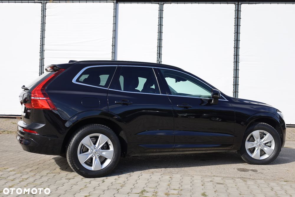 Volvo XC 60 B4 D AWD Geartronic Momentum Pro - 12