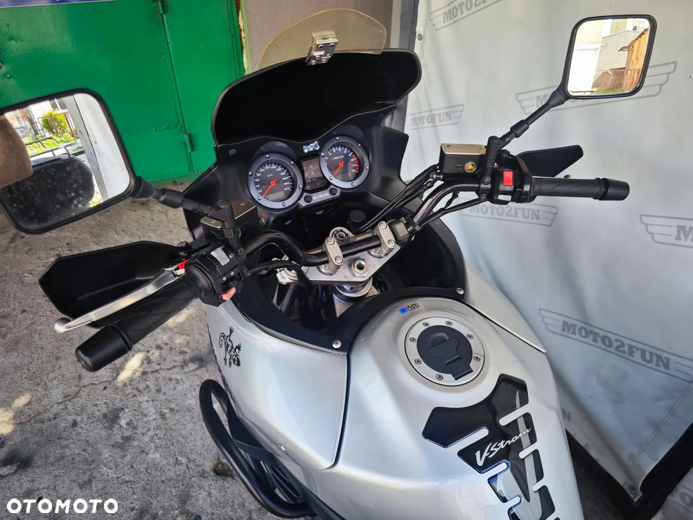 Suzuki V-STROM - 8