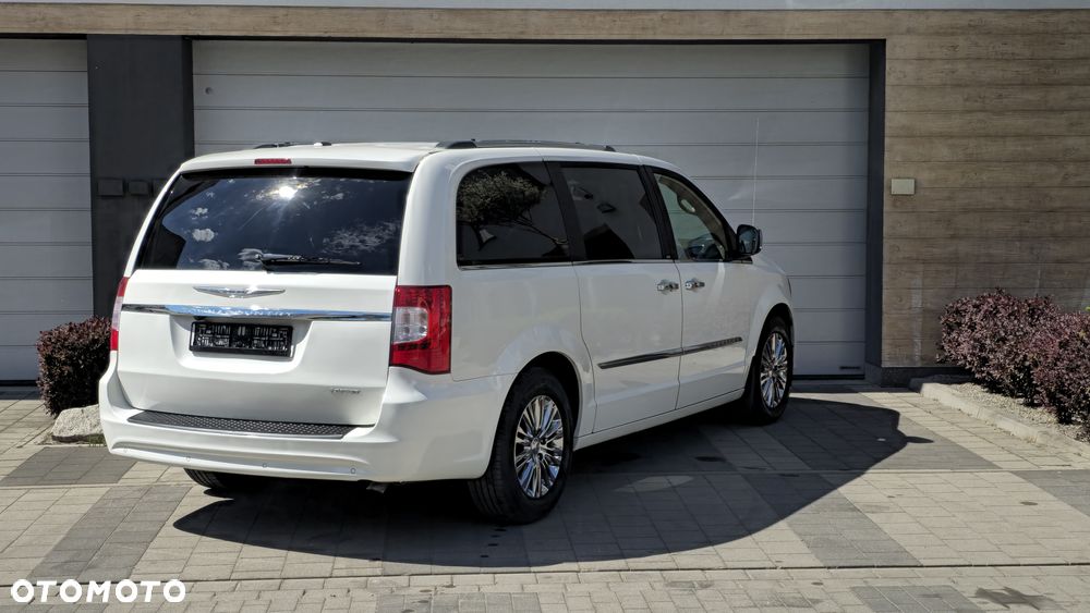 Chrysler Town & Country 3.6 Limited - 6