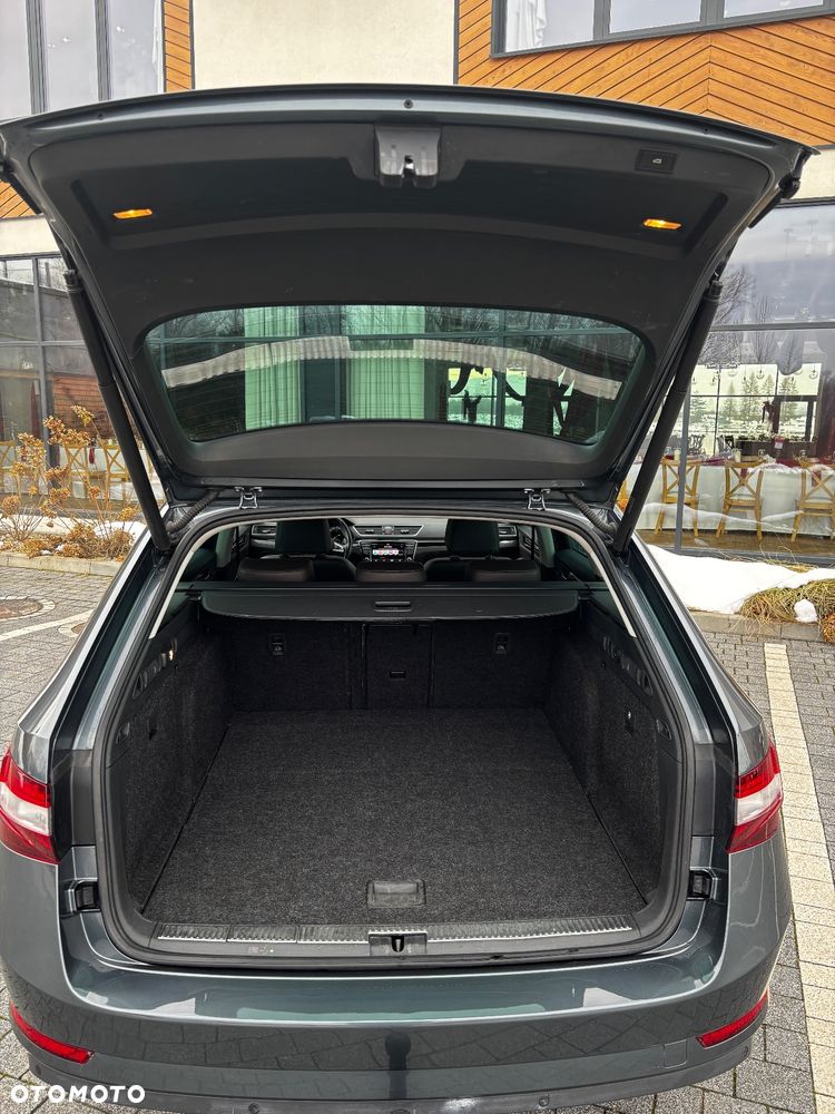 Skoda Superb 2.0 TDI 4x4 DSG L&K - 29