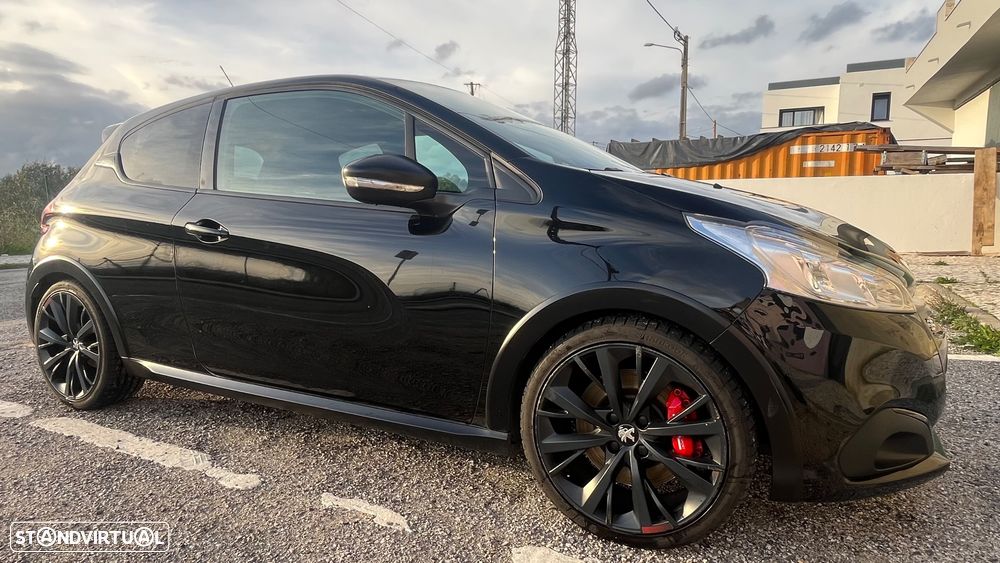 Peugeot 208 1.6 e-THP GTi by Sport - 11
