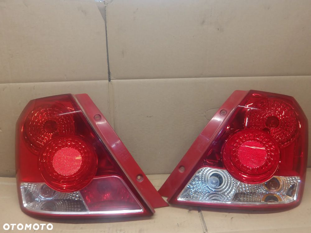 DAEWOO KALOS 1.4B LAMPA PRAWA LEWA TYŁ TYLNA - 1