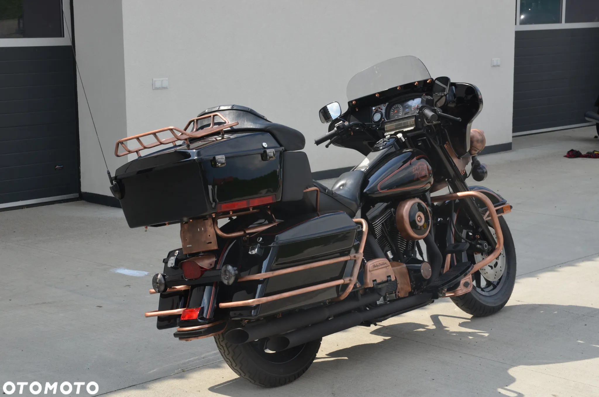 Harley-Davidson FLH Electra Glide - 32