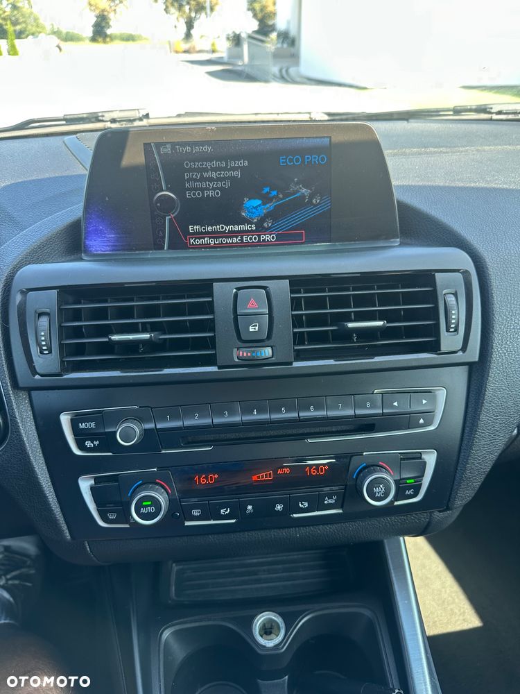 BMW Seria 1 114i Sport Line - 24
