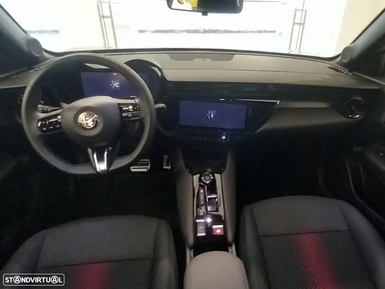 Alfa Romeo Junior 1.2 Intensa Q4 eDCT6 - 10