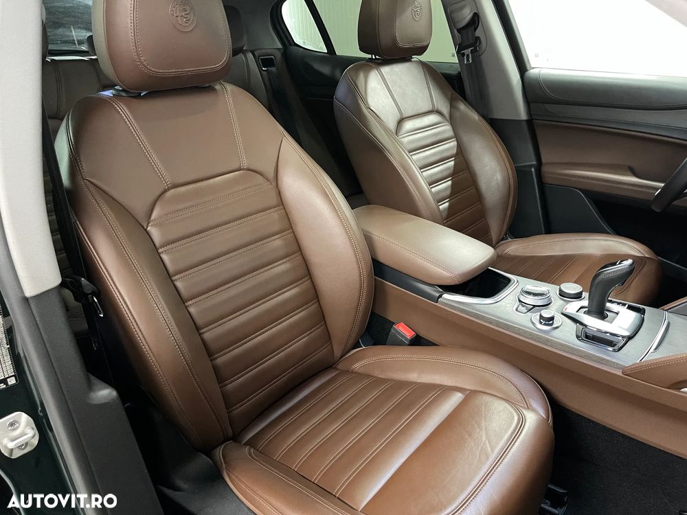 Alfa Romeo Stelvio 2.0 Turbo AWD AT8 Veloce - 10