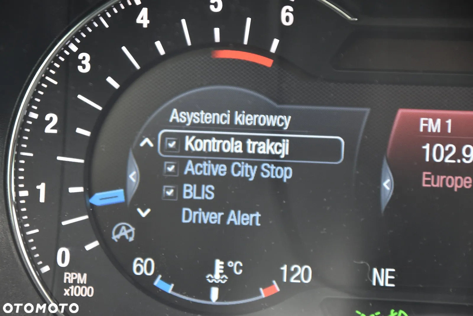 Ford Mondeo - 28