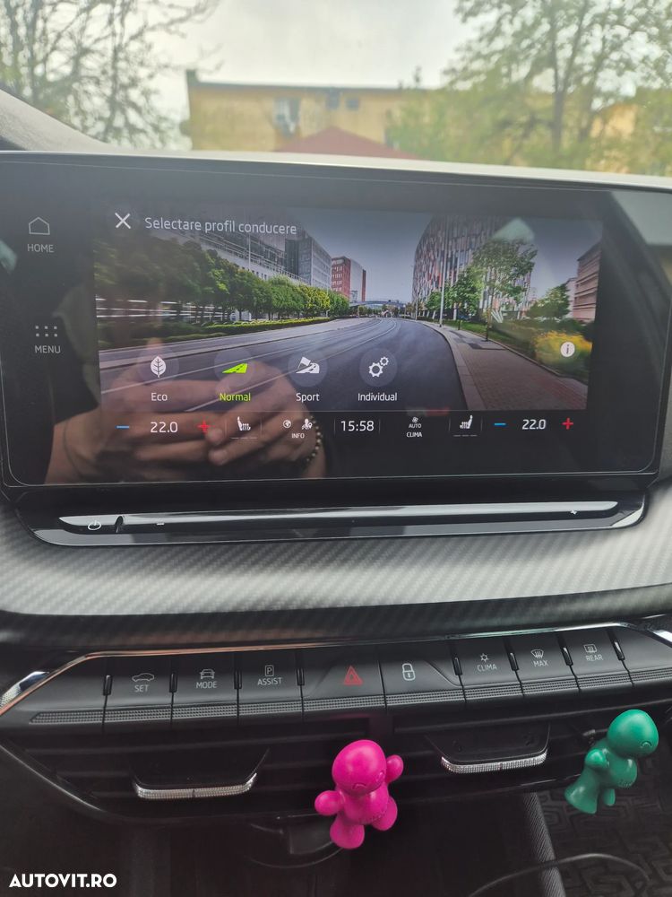 Skoda Octavia 2.0 TDI DSG RS - 11