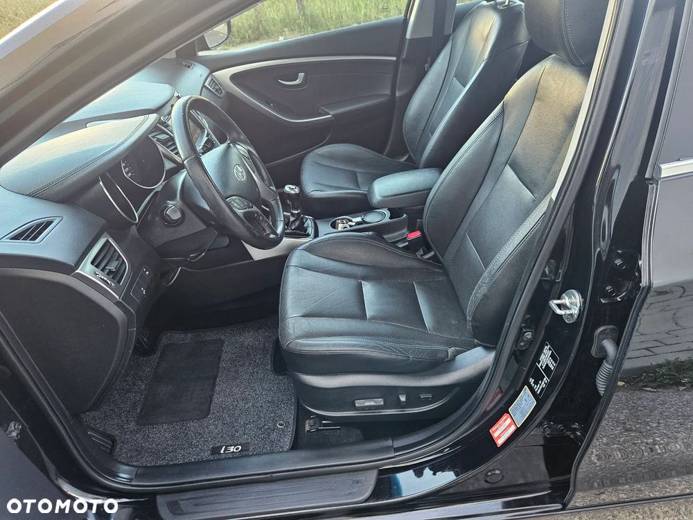 Hyundai i30 blue 1.6 GDI YES Gold - 2