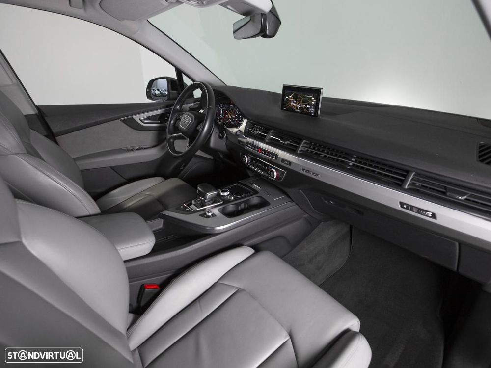 Audi Q7 3.0 TDI quattro S-line Tiptronic 7L - 11