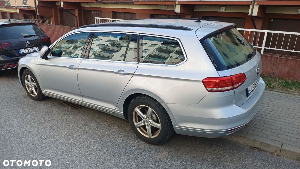Volkswagen Passat 2.0 TDI (BlueMotion Technology) DSG Comfortline - 8