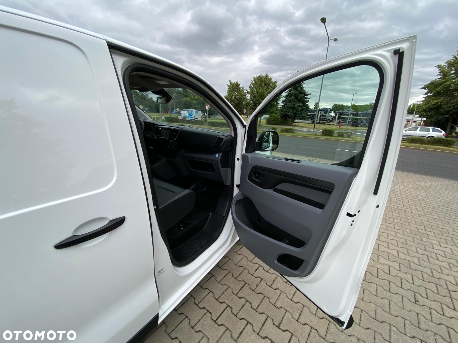 Opel VIVARO L2 NAWIGACJA BEZWYPADKOWY 37.900 PLN netto - 31