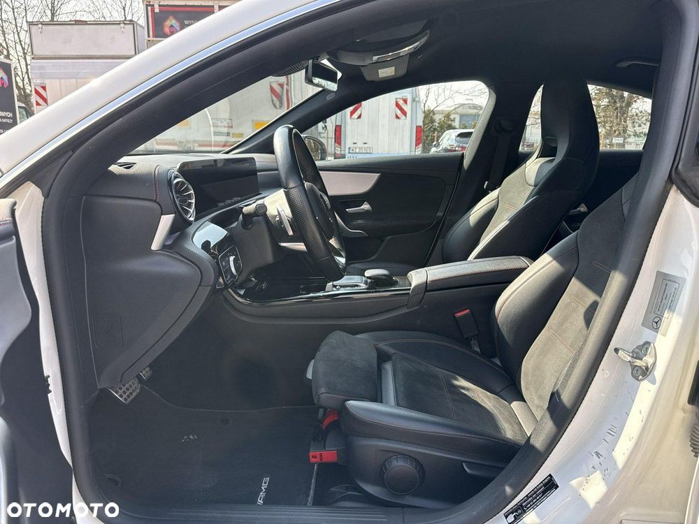 Mercedes-Benz CLA - 11