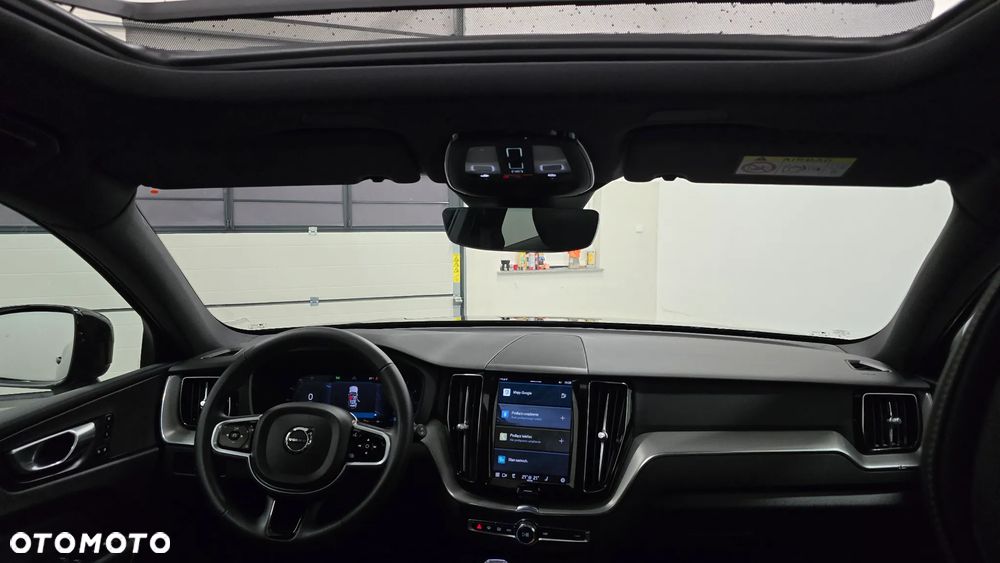 Volvo XC 60 B4 D Plus Dark - 18