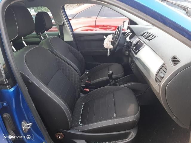 Peças Skoda Fabia III (NJ3) 1.0 TSI 2021 - 9