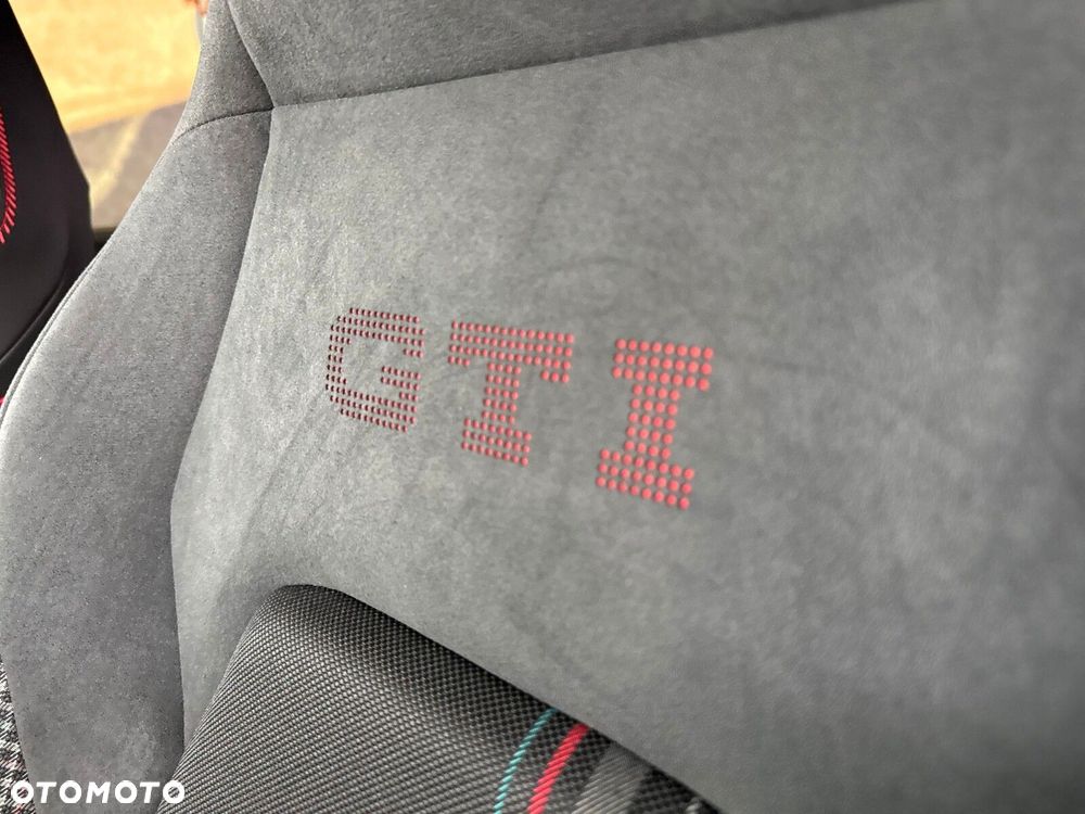 Volkswagen Golf 2.0 TSI GTI Edition 50 DSG - 18