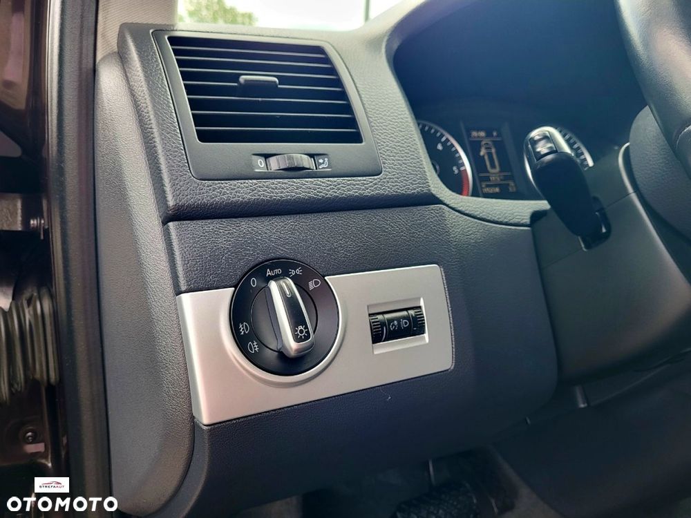 Volkswagen Multivan - 14