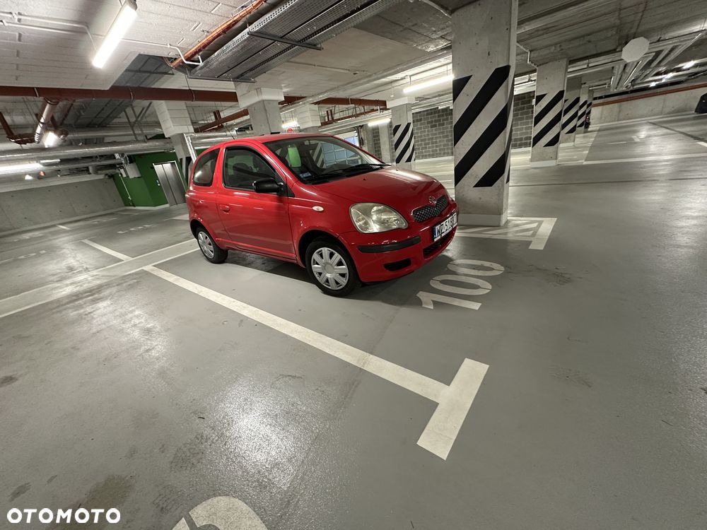Toyota Yaris 1.0 Base - 1