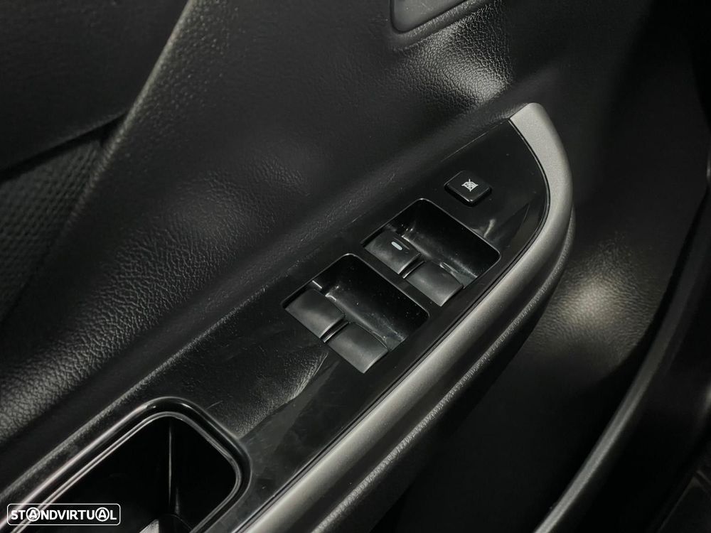 Mitsubishi L200 2.3 DI-D Strakar Space Cab Connect Edition 4WD - 12