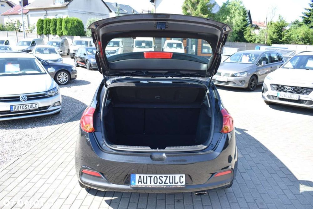 Kia Ceed - 12