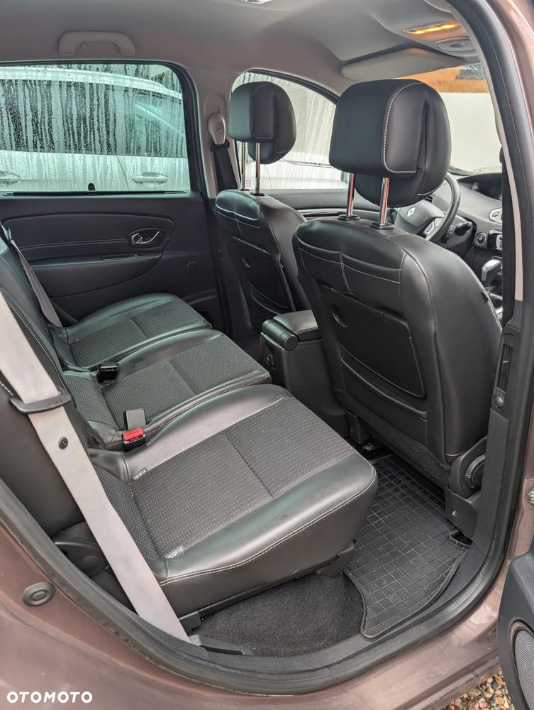 Renault Scenic 1.5dCi TomTom Edition EDC - 12