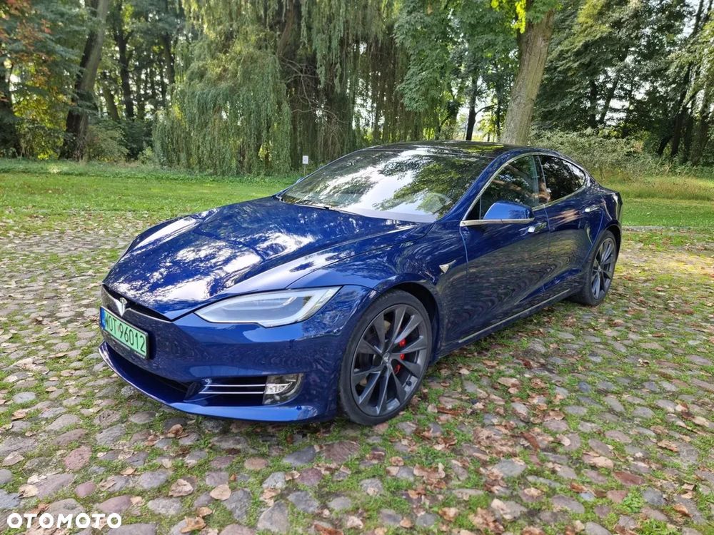 Tesla Model S - 2