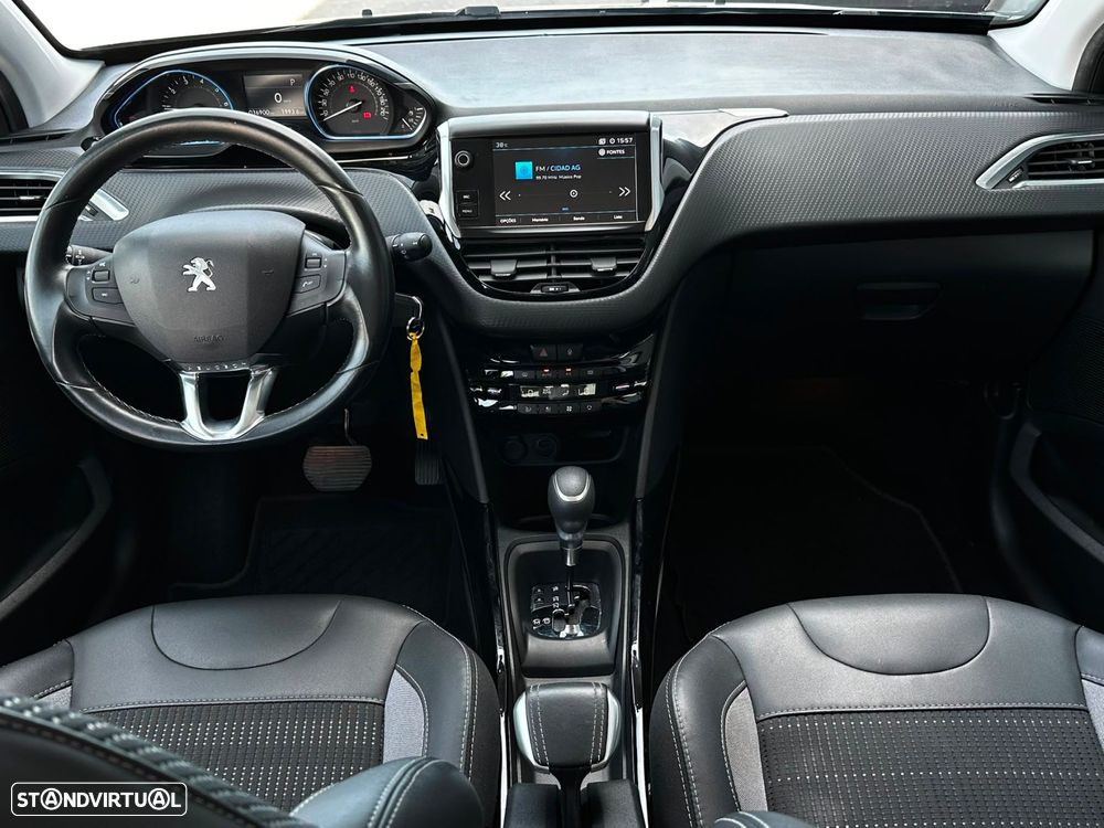 Peugeot 2008 1.2 PureTech Style EAT6 - 8
