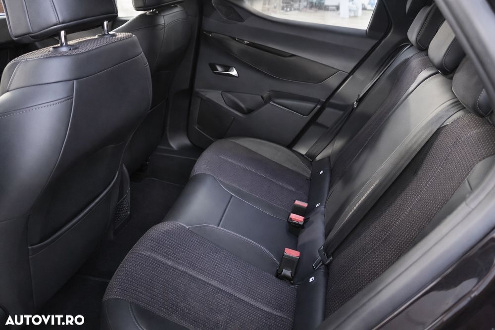 DS Automobiles DS 3 Crossback 1.2 PureTech 130 S&S EAT8 MONTMARTRE - 10