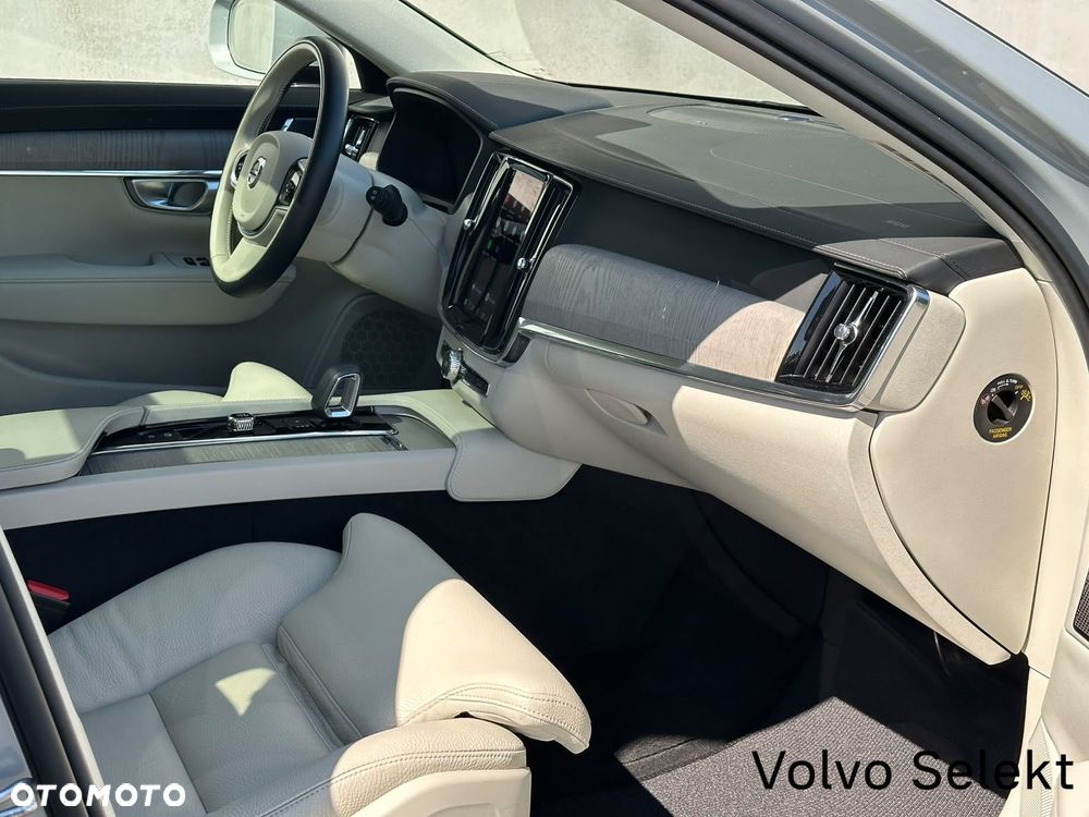 Volvo V90 Cross Country - 38