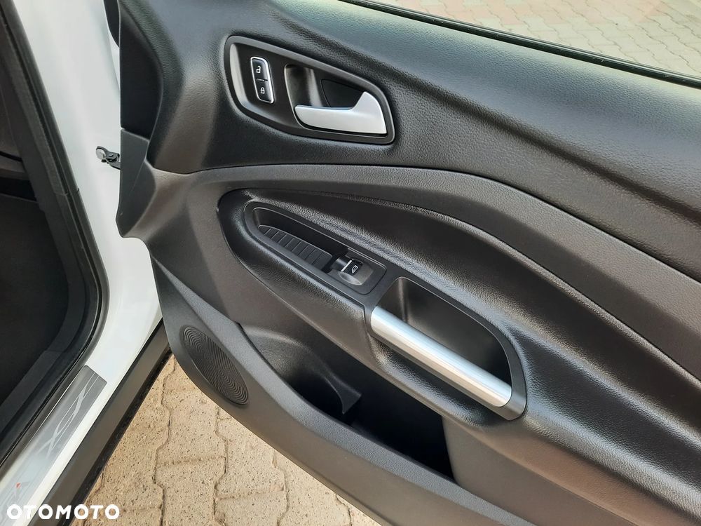Ford Kuga 2.0 TDCi 2x4 SYNC - 17